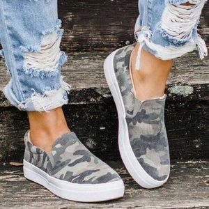 Light khaki Camo slip on sneaker